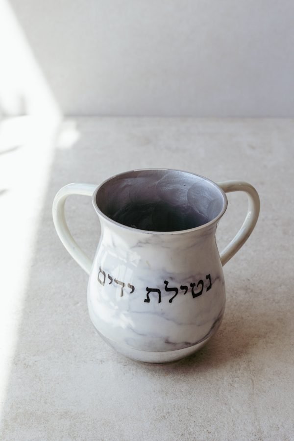 ⁦נטלה אלומניום צבע שיש לבן עם אפור⁩ – תמונה ⁦2⁩